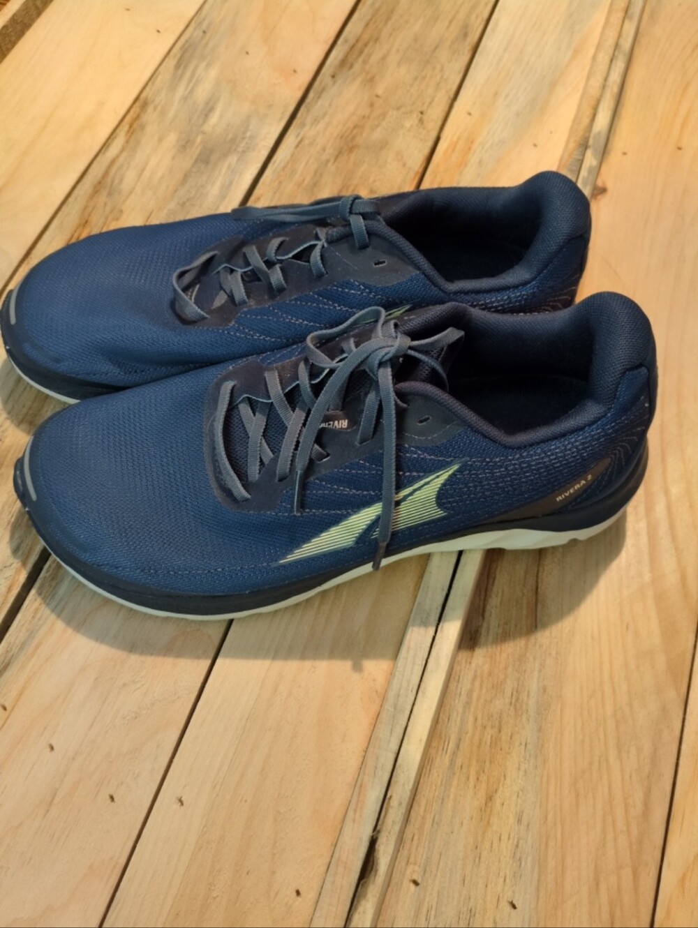 Altra rivera 2 mens running sneakers